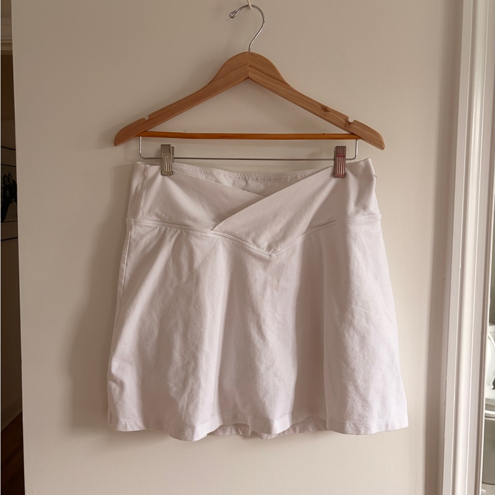 VS Pink White XL Crossover Skirt with Shorts